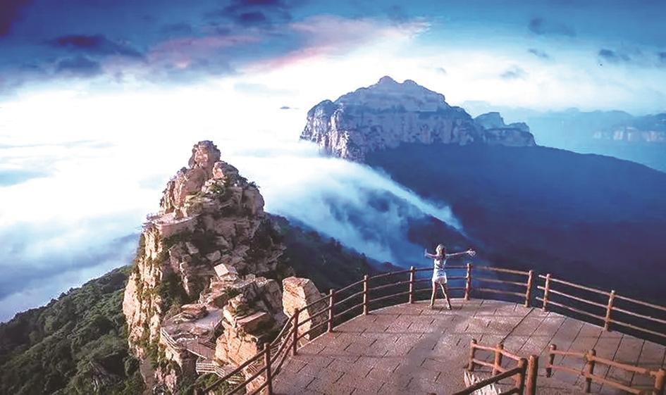 位于河北邯郸武安市境内的东太行景区,因所处太行山东麓而得名.