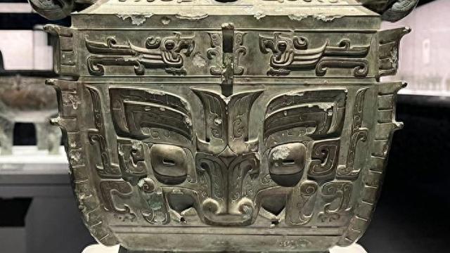 上海博物馆与优衣库联名?博物馆跨界,为何让人兴奋期待又担心