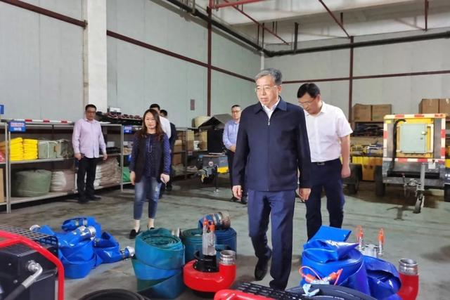 边督边改|长宁区委副书记,区长,区防汛指挥部总指挥侯继军带队检查防