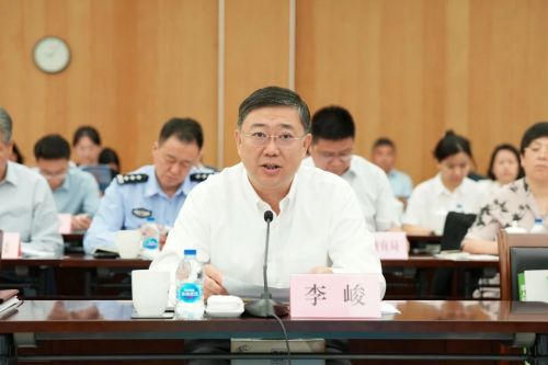 崇明区义务教育优质均衡发展省级督导评估区政府自评汇报会举行