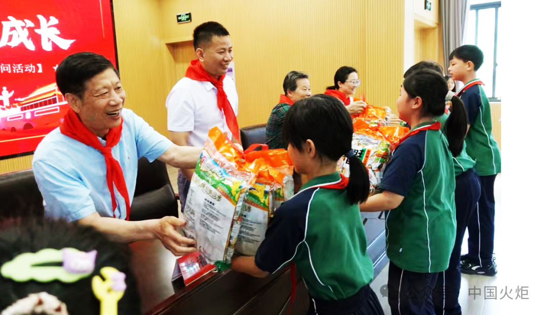 5山东省济宁市5月29日,山东省济宁市金乡县关工委联合县教体局,县退役