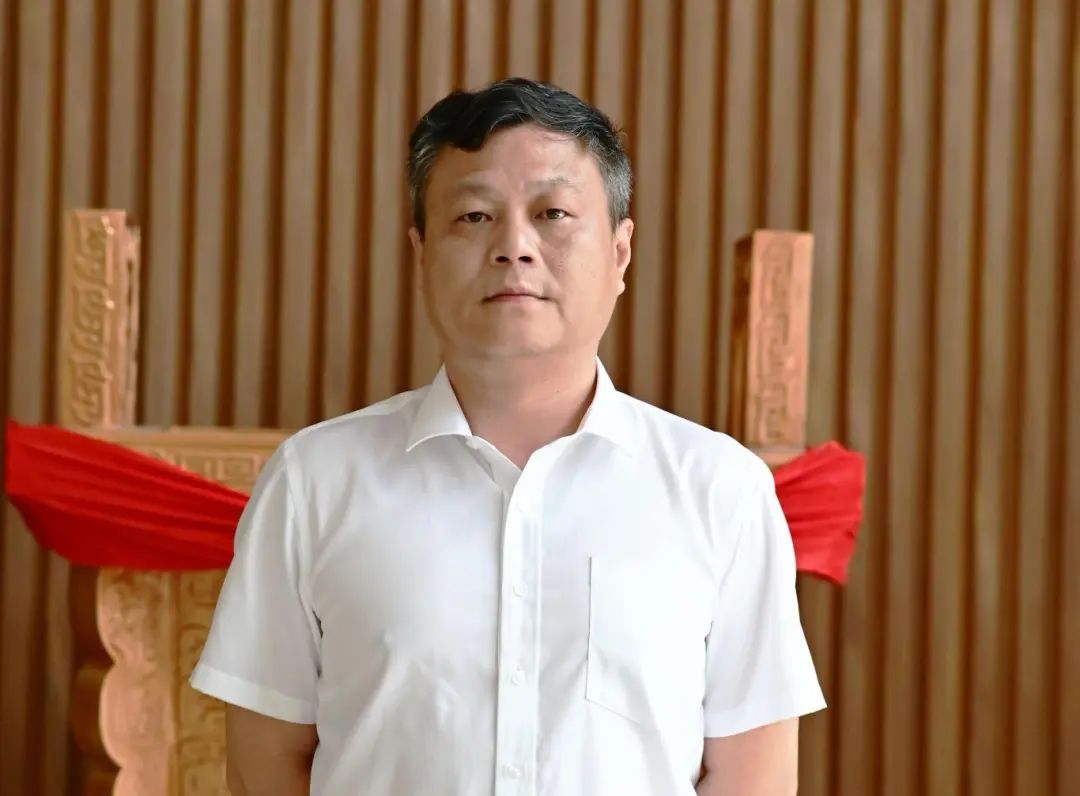 尹飞,2011年进入达嘉维康医院部,从湘潭做起,3个月完成销售任务,展现