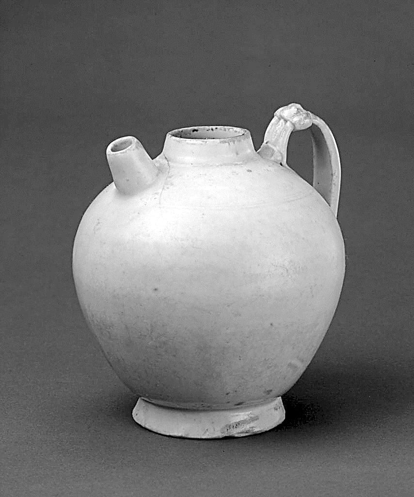 唐代邢窑白釉小壶