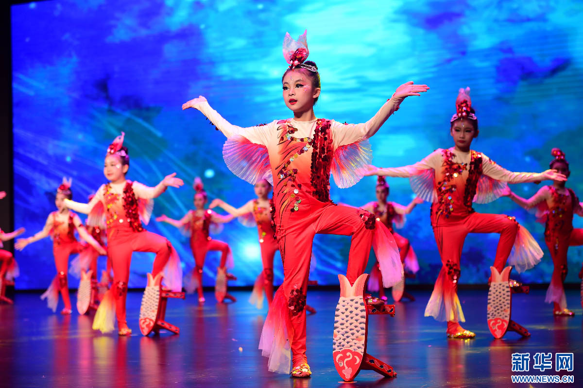 河北沧州:多彩节目迎"六一"