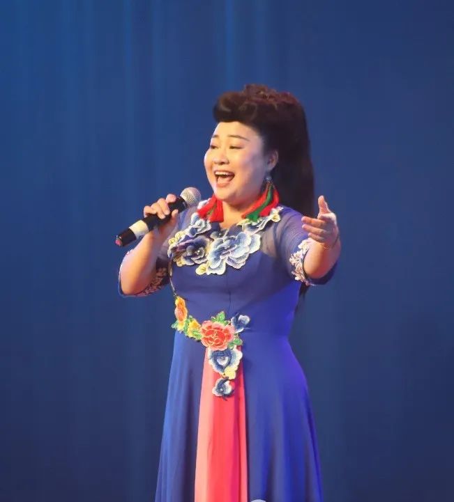 林珈羽客籍客家山歌青年歌唱家.