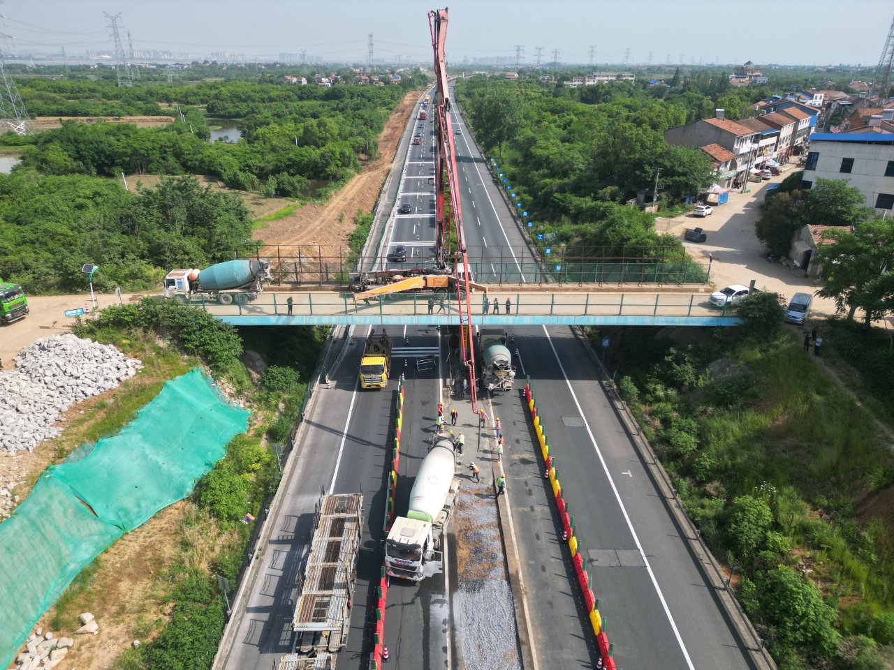京港澳高速公路改扩建工程取得阶段性进展