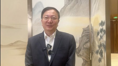 中国工程院院士,西北工业大学党委书记李言荣接受封面新闻采访.