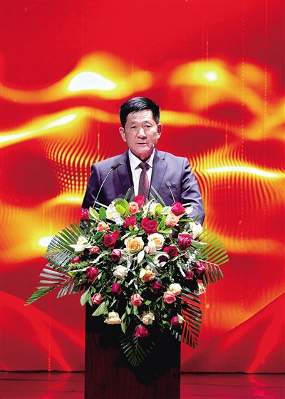 铭记宝贵创业经验 向着建设新型能源企业阔步前进