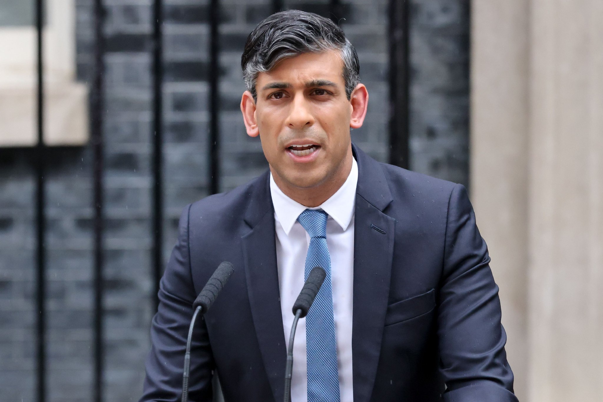 英国议会正式解散 保守党议员选前"大出逃"