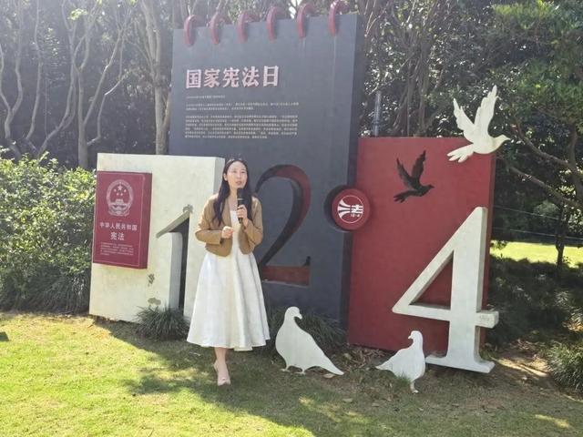 ""您可知目前房产证全名是啥,由绿本转红本,名称的改变内涵有何不同?