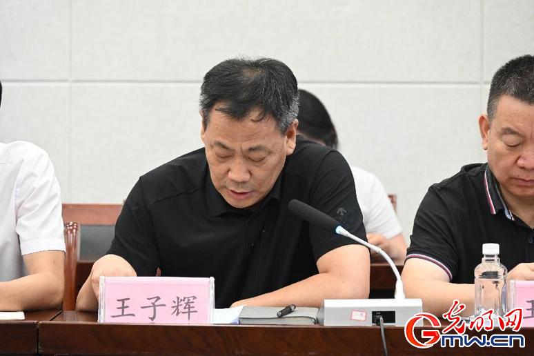 新乡县委常委,常务副县长许万银表示,在践行县域治理"三起来"的征程上