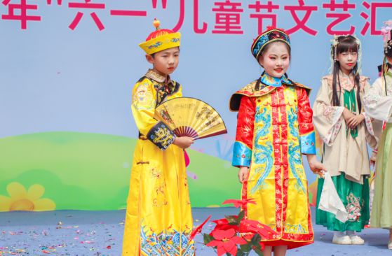 世界因我更美好 | 西安藤信学校喜迎"六一"文艺汇演