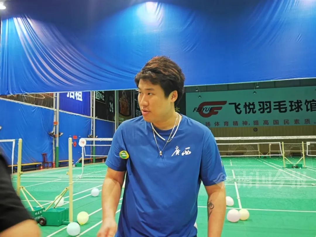 球馆老板兼总教练熊俊豪.记者 王剑 摄