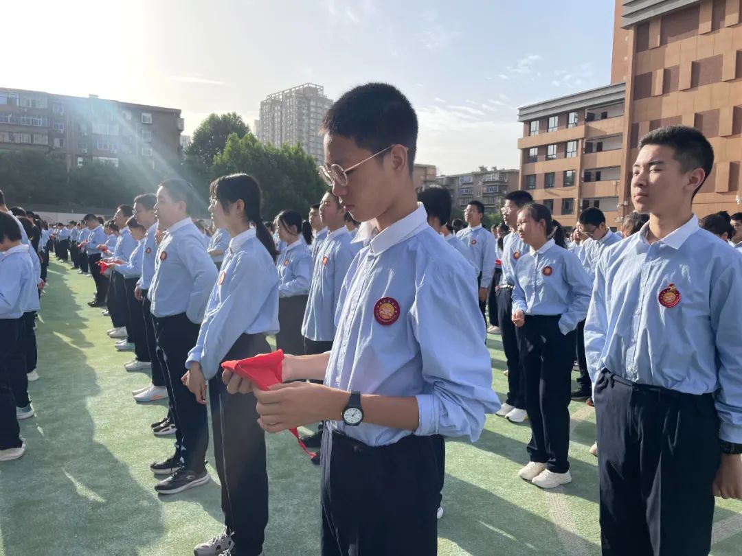 西安市第三中学举行初2025届离队入团仪式