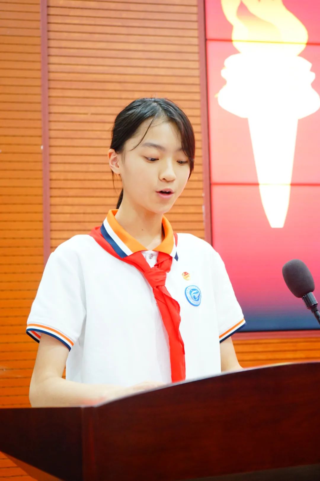 永远跟党走,共筑中国梦!福州教育学院附中团校结业暨入团宣誓仪式