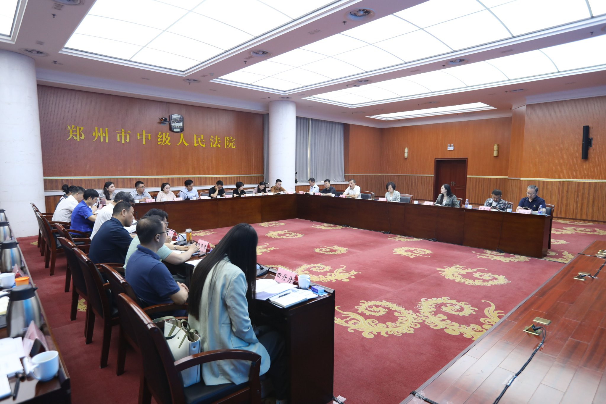 总台社教节目中心《庭审现场》栏目选题策划会在河南郑州召开