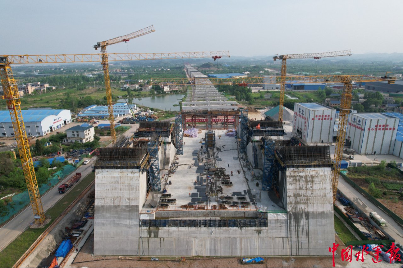世界最大跨径四主缆悬索桥南岸锚碇率先浇筑完成|湖北省_新浪财经