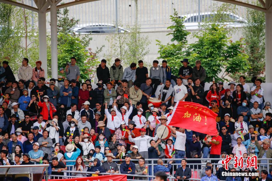 "青超联赛"第二轮果洛州主场赛 场内外尽显"力"与"美"