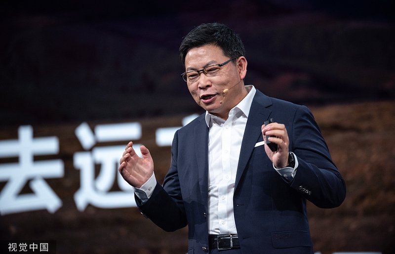 余承东首次直播忙着给智界问界带货,称华为智驾体验优于特斯拉