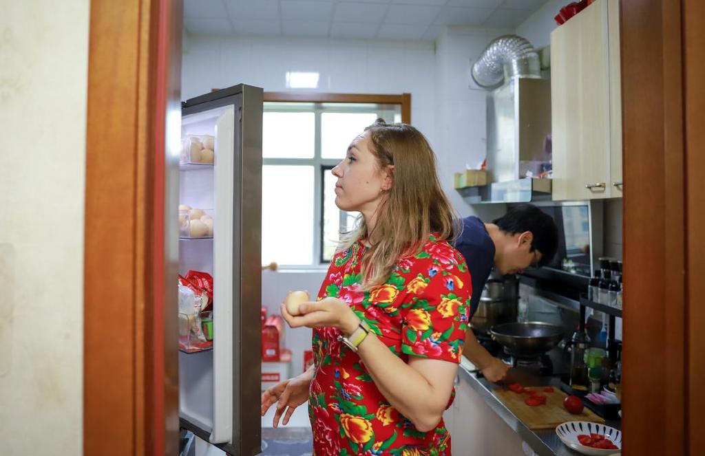 喂羊,摘樱桃……洋媳妇玛利亚的乡村生活