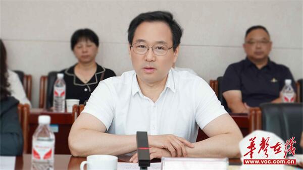 广西壮族自治区红十字会党组书记,常务副会长王雷对学院在应急救护