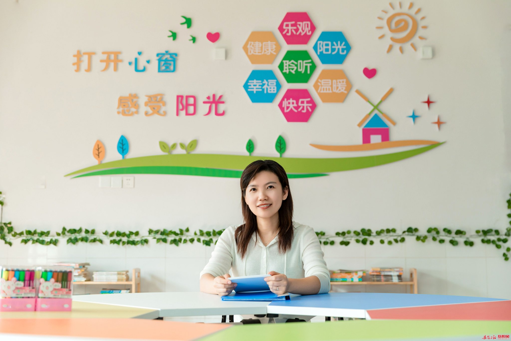 岳阳楼区东升小学20周年校庆优秀教师风采之五:用爱与责任浇灌"心灵后