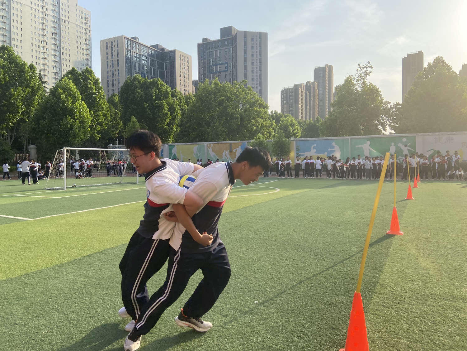 "趣"享运动,"味"你加油,郑州市第六十四中学举行趣味体育活动