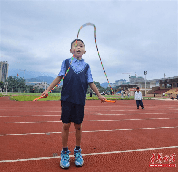 怀化市湖天中学举行"湖二代"庆"六一"活动