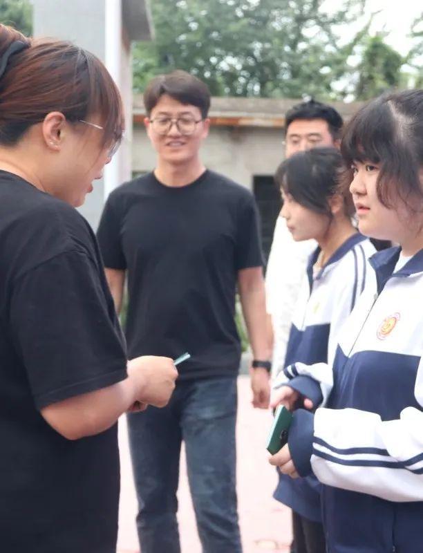 西安东方职业高级中学举行2024年新团员入团仪式_新浪财经_新浪网