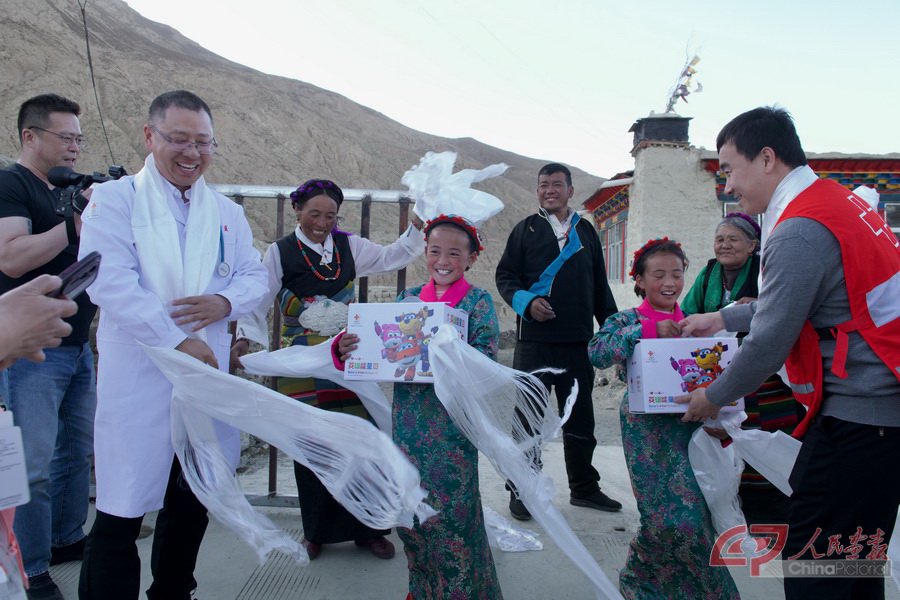 会"天使之旅—西藏先心病患儿筛查救助行动"启动仪式在萨迦县中学举行