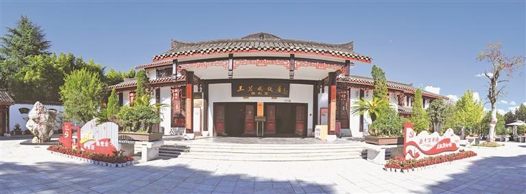 王若飞故居.坝陵河大桥动力伞飞行表演.