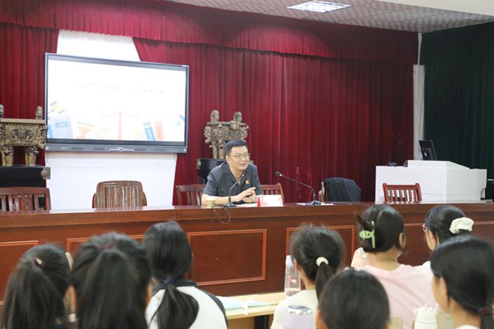 法治副校长进校园——庐江县人民法院到庐江裴岗中学开展普法讲座