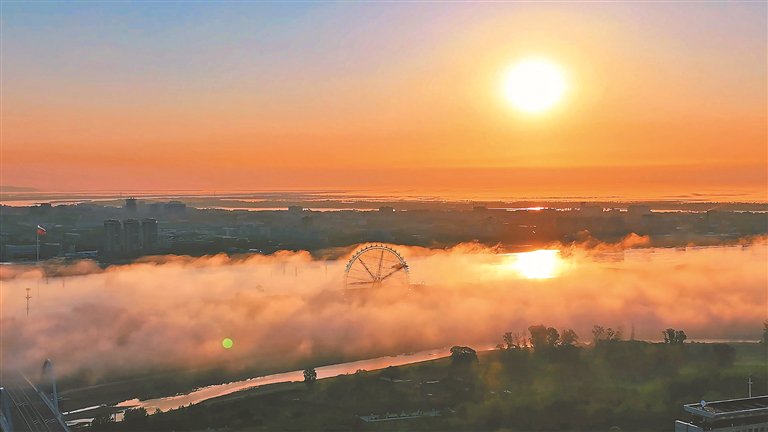 界江晨雾 美若仙境