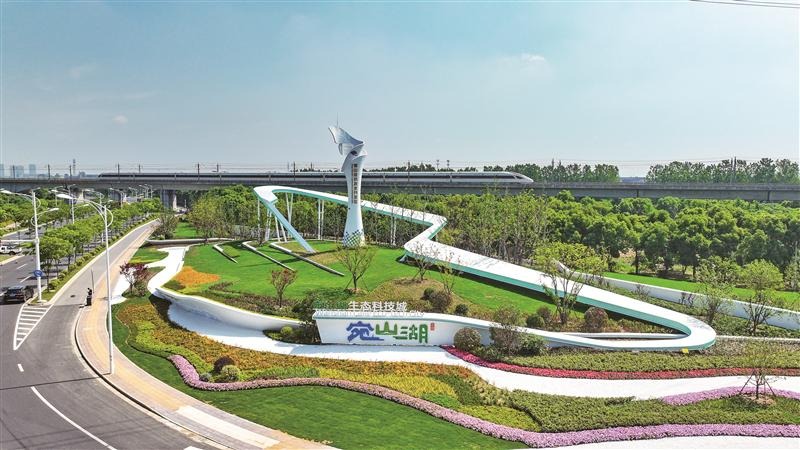 无锡加快打造太湖湾科创带的背景之下,梁溪科技城,陶都科技新城,宛山