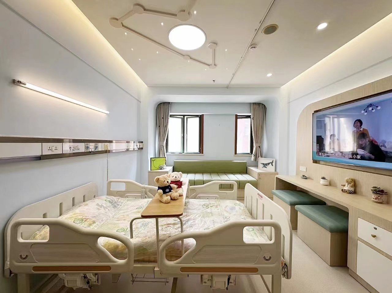 安宁病房 图片来源:woodsbagot"改造后的病区不仅设有安宁病房,公共