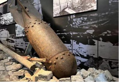 重庆大轰炸六五惨案史实展馆内展出的炮弹.周小平 摄.