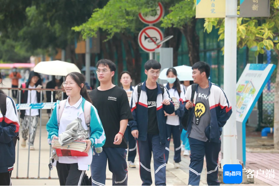 白沙融媒体中心供图据悉,今年白沙设1个考点海南中学白沙学校,34个