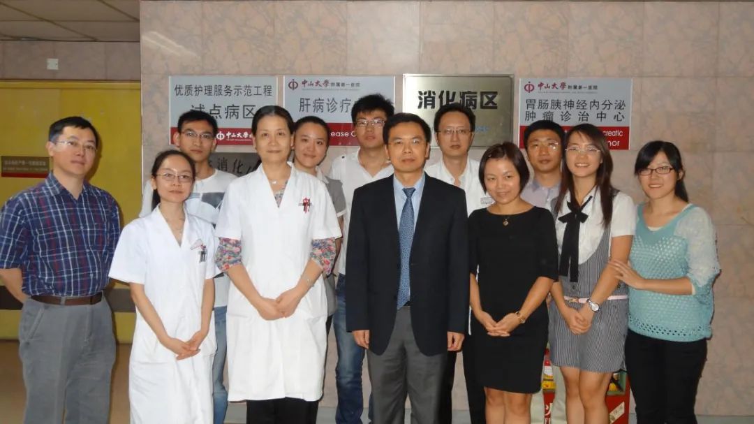 2012年首届神经内分泌肿瘤诊治培训班(第一排右一位陈洁)因为在中国的