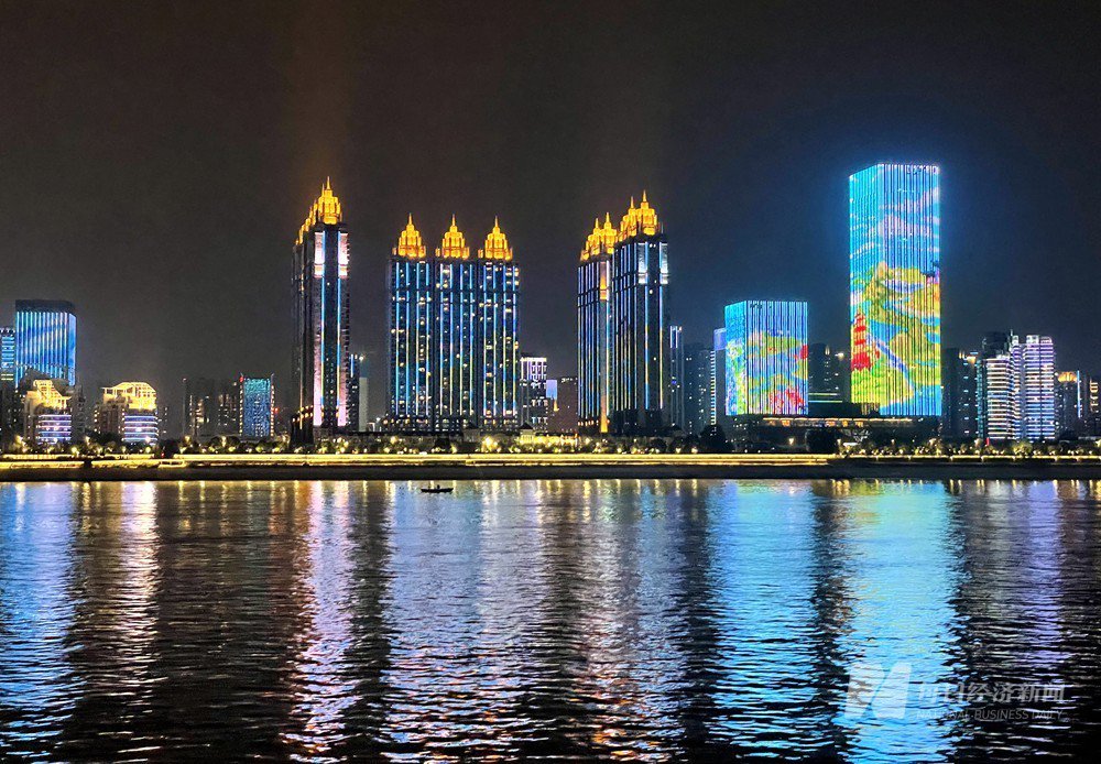 武汉夜景 图片来源:每经记者 刘艳美 摄而纵观我国内河航运网络,相比