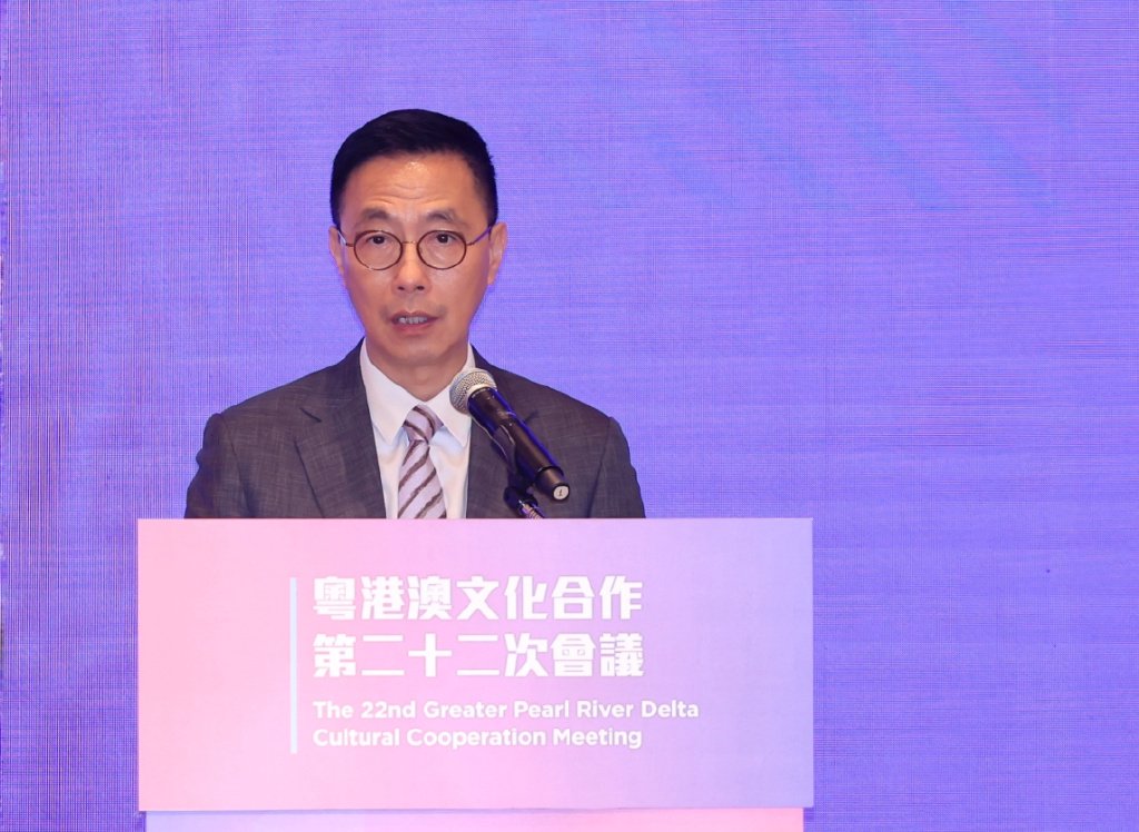 图源:香港中通社香港特区政府文化体育及旅游局局长杨润雄表示,香港