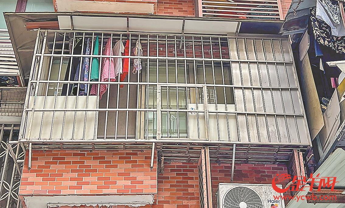 广州开展打通消防"生命通道"专项行动——防盗网上的逃生窗不光要有