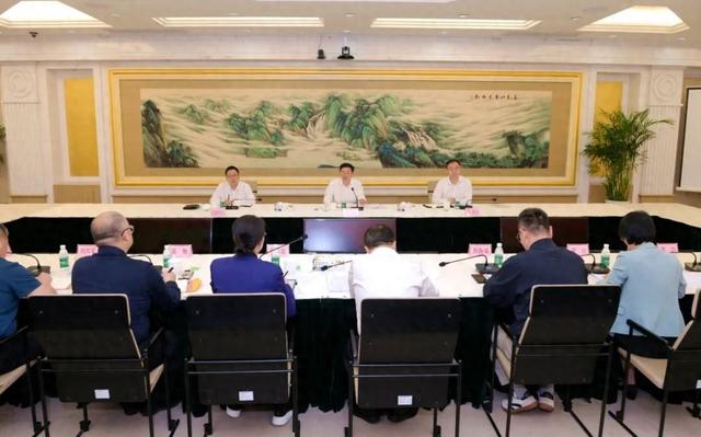 区委书记于勇调研临汾路街道