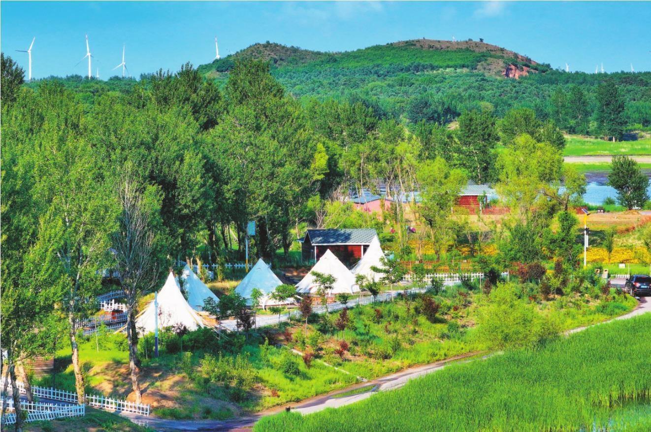 地处彰武草原生态恢复示范区的德力格尔自驾车旅居车营地获评全国5c级