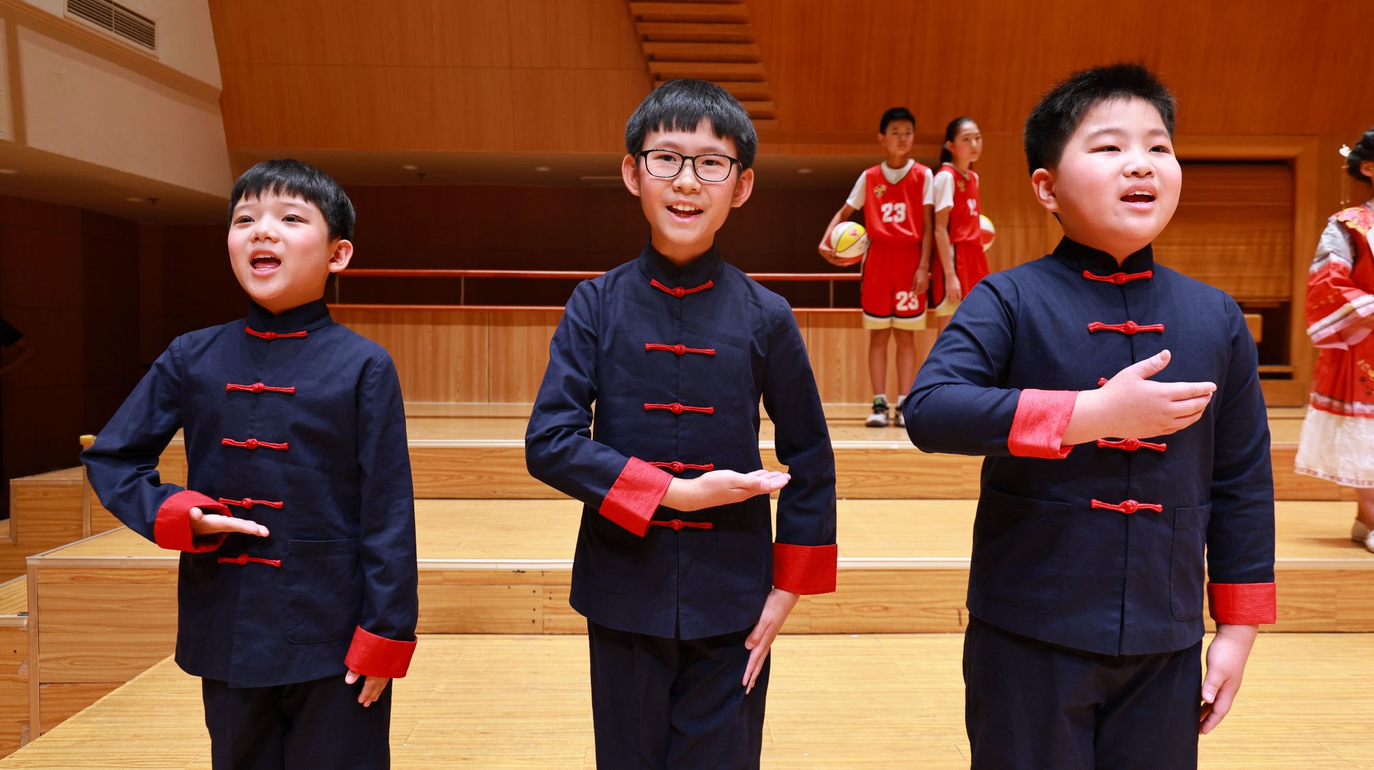 灯市口小学举行金帆合唱团二十周年专场音乐会