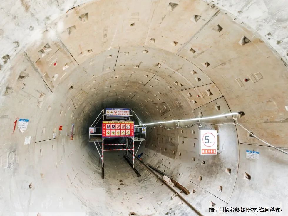 南宁轨道交通4号线续建工程盾构区间全部贯通