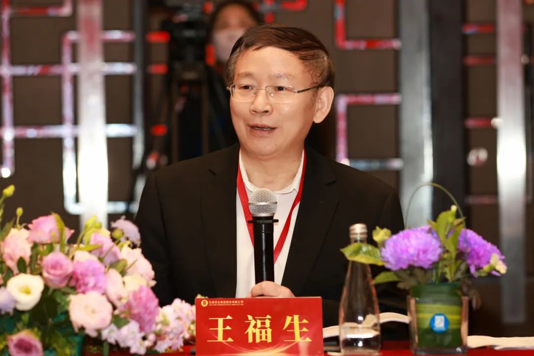会后,悦康药业集团董事长于伟仕受邀接受人民日报健康客户端,cctv央