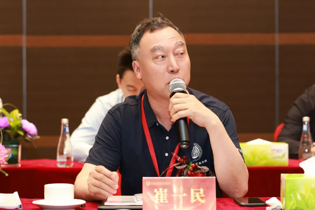 会后,悦康药业集团董事长于伟仕受邀接受人民日报健康客户端,cctv央