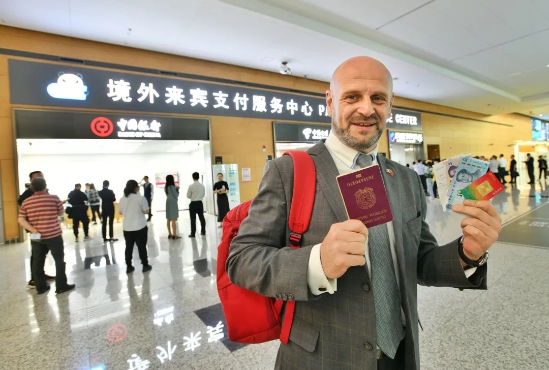 机场启用,这是目前全国机场功能最齐全的集中式支付服务专区办银行卡