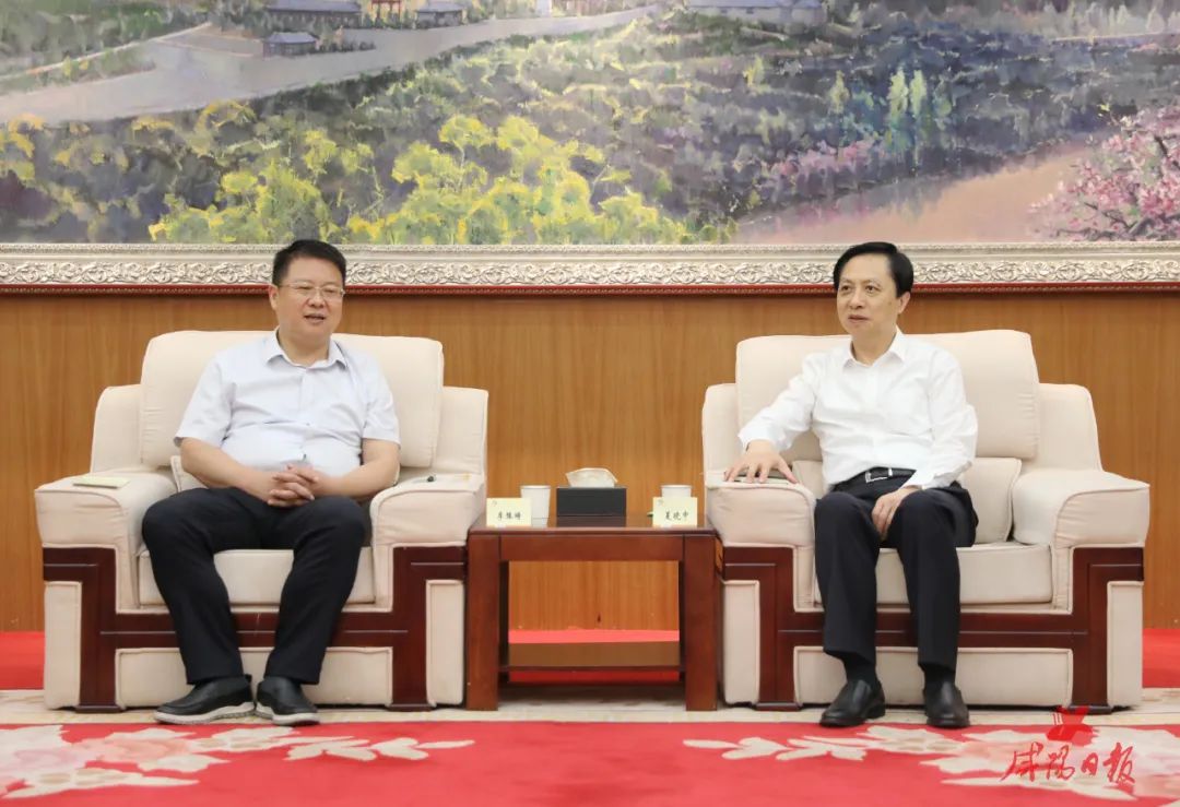 6月6日,市委书记夏晓中会见了省科协党组书记李豫琦一行.