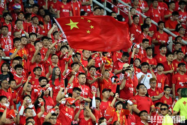 场内场外同样精彩,世预赛国足主场战平泰国!